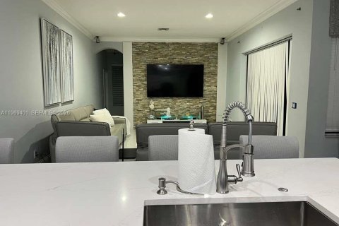 Casa en venta en St. Lucie, Florida, 4 dormitorios, 222.22 m2 № 2030552 - foto 10