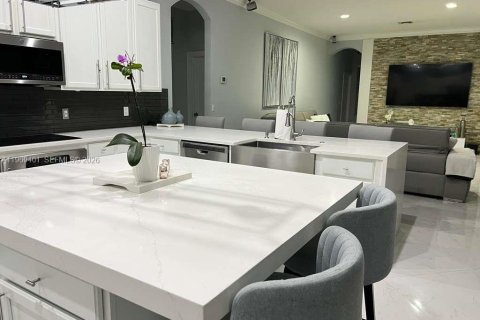 Casa en venta en St. Lucie, Florida, 4 dormitorios, 222.22 m2 № 2030552 - foto 9