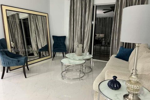 Casa en venta en St. Lucie, Florida, 4 dormitorios, 222.22 m2 № 2030552 - foto 2