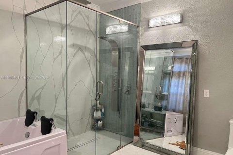 Casa en venta en St. Lucie, Florida, 4 dormitorios, 222.22 m2 № 2030552 - foto 24