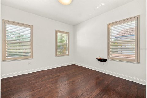 House in Orlando, Florida 4 bedrooms, 313.55 sq.m. № 2201934 - photo 18