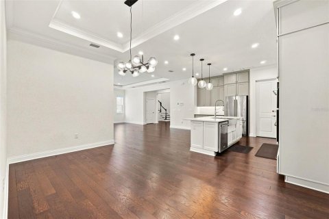 House in Orlando, Florida 4 bedrooms, 313.55 sq.m. № 2201934 - photo 14