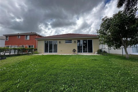 House in Miramar, Florida 3 bedrooms, 153.29 sq.m. № 2046756 - photo 4