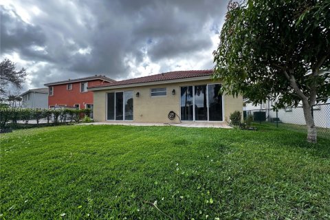 House in Miramar, Florida 3 bedrooms, 153.29 sq.m. № 2046756 - photo 7