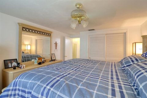 Condominio en venta en New Port Richey, Florida, 2 dormitorios, 77.2 m2 № 1805589 - foto 25