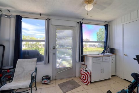 Condominio en venta en New Port Richey, Florida, 2 dormitorios, 77.2 m2 № 1805589 - foto 16