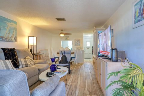 Condominio en venta en New Port Richey, Florida, 2 dormitorios, 77.2 m2 № 1805589 - foto 21