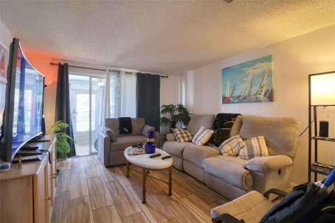 Condominio en venta en New Port Richey, Florida, 2 dormitorios, 77.2 m2 № 1805589 - foto 14