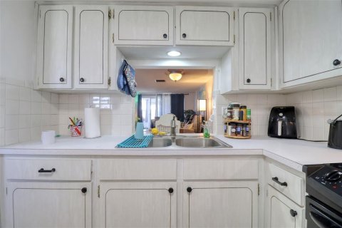 Condominio en venta en New Port Richey, Florida, 2 dormitorios, 77.2 m2 № 1805589 - foto 10