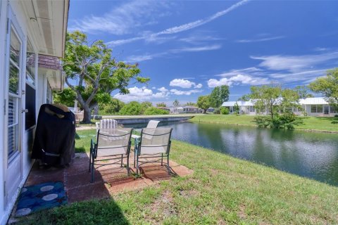 Condominio en venta en New Port Richey, Florida, 2 dormitorios, 77.2 m2 № 1805589 - foto 18