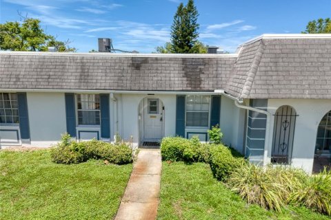 Condominio en venta en New Port Richey, Florida, 2 dormitorios, 77.2 m2 № 1805589 - foto 1
