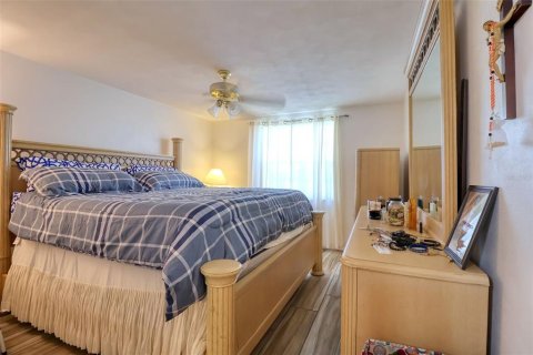 Condominio en venta en New Port Richey, Florida, 2 dormitorios, 77.2 m2 № 1805589 - foto 24