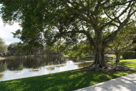 Купить виллу или дом в Пемброк-Пайнс, Флорида 3 спальни, 170.75м2, № 1990241 - фото 6