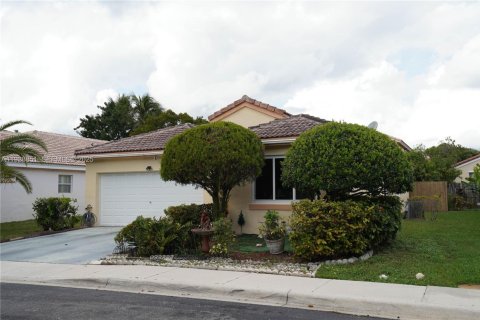 Купить виллу или дом в Пемброк-Пайнс, Флорида 3 спальни, 170.75м2, № 1990241 - фото 11