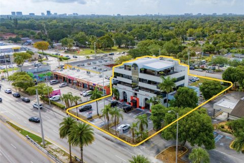 Commercial property in Miami, Florida № 1698227 - photo 24