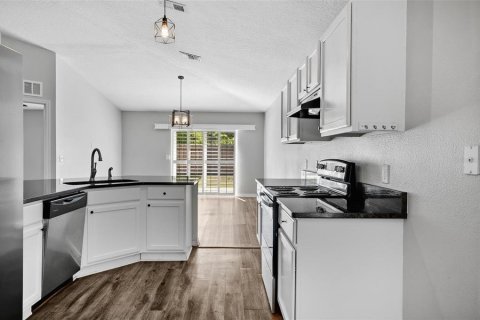 House in Palm Coast, Florida 3 bedrooms, 153.75 sq.m. № 2092505 - photo 24