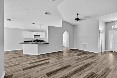 House in Palm Coast, Florida 3 bedrooms, 153.75 sq.m. № 2092505 - photo 12