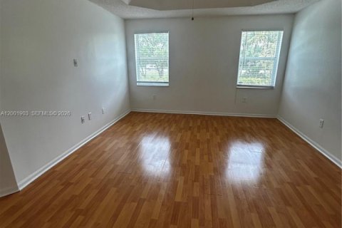 House in Pembroke Pines, Florida 5 bedrooms, 236.9 sq.m. № 2065998 - photo 8