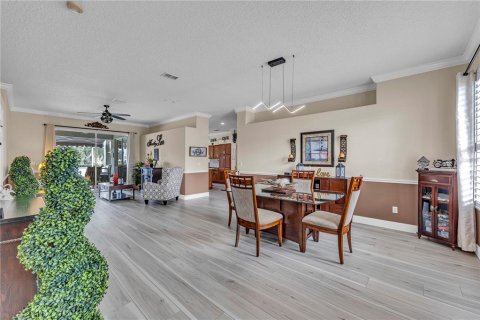 House in Kissimmee, Florida 4 bedrooms, 212 sq.m. № 2417005 - photo 3