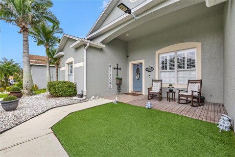 House in Kissimmee, Florida 4 bedrooms, 212 sq.m. № 2417005 - photo 2