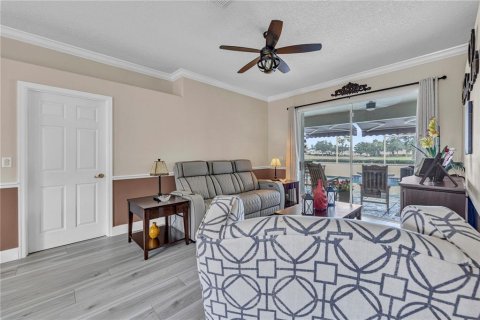 House in Kissimmee, Florida 4 bedrooms, 212 sq.m. № 2417005 - photo 4