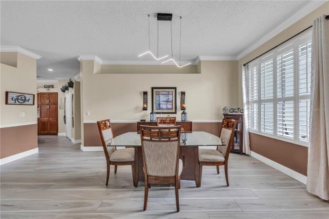 House in Kissimmee, Florida 4 bedrooms, 212 sq.m. № 2417005 - photo 9
