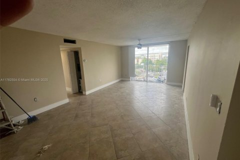 Condominio en venta en Miami, Florida, 2 dormitorios, 96.25 m2 № 1871366 - foto 2