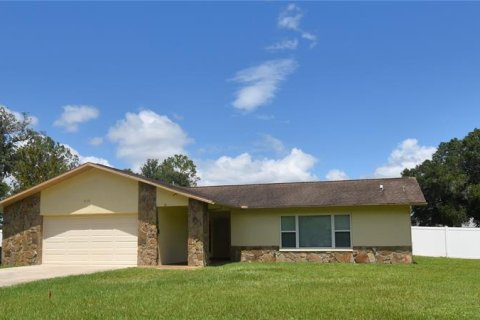 Casa en venta en New Port Richey, Florida, 3 dormitorios, 170.94 m2 № 1909575 - foto 1