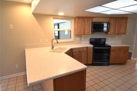 Casa en venta en New Port Richey, Florida, 3 dormitorios, 170.94 m2 № 1909575 - foto 8