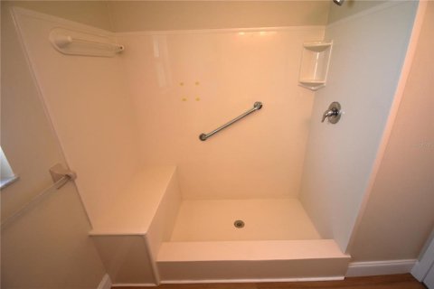 Casa en venta en New Port Richey, Florida, 3 dormitorios, 170.94 m2 № 1909575 - foto 29