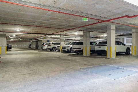 Oficina en alquiler en Miami, Florida № 1161615 - foto 1