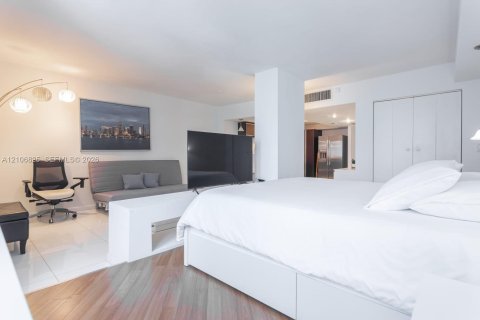 Condominio en venta en Miami Beach, Florida, 61.32 m2 № 2421209 - foto 9