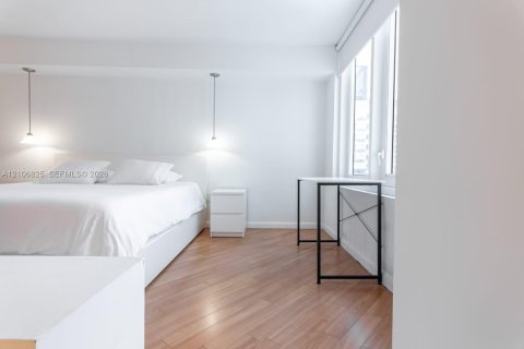 Condominio en venta en Miami Beach, Florida, 61.32 m2 № 2421209 - foto 11