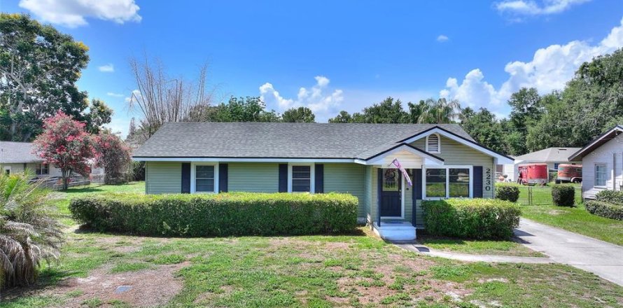 House in Winter Haven, Florida 3 bedrooms, 166.11 sq.m. № 2227390