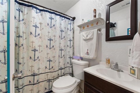 House in Winter Haven, Florida 3 bedrooms, 166.11 sq.m. № 2227390 - photo 12