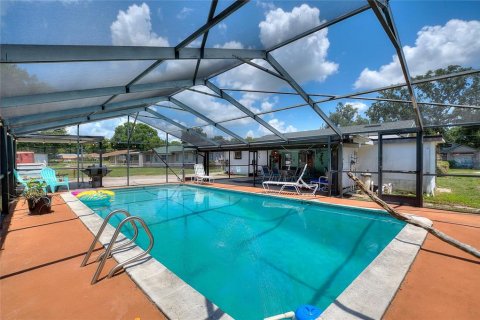 House in Winter Haven, Florida 3 bedrooms, 166.11 sq.m. № 2227390 - photo 28