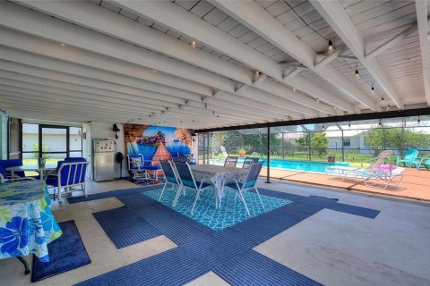 House in Winter Haven, Florida 3 bedrooms, 166.11 sq.m. № 2227390 - photo 25