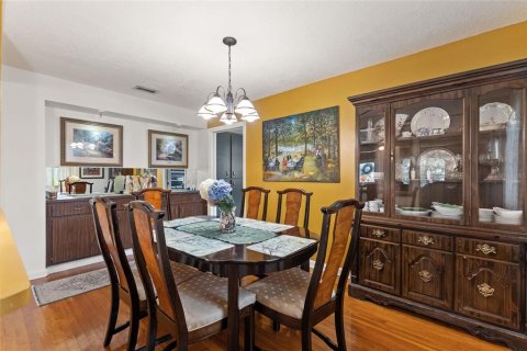 House in Winter Haven, Florida 3 bedrooms, 166.11 sq.m. № 2227390 - photo 18