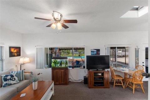 House in Winter Haven, Florida 3 bedrooms, 166.11 sq.m. № 2227390 - photo 20