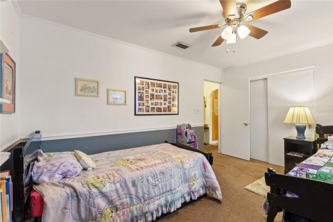 House in Winter Haven, Florida 3 bedrooms, 166.11 sq.m. № 2227390 - photo 13