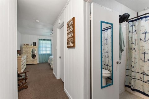 House in Winter Haven, Florida 3 bedrooms, 166.11 sq.m. № 2227390 - photo 11