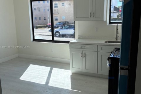 Casa en alquiler en Miami, Florida, 1 dormitorio № 2026492 - foto 4