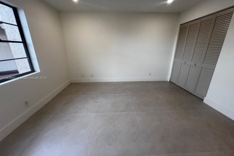 Touwnhouse à vendre à Hialeah, Floride: 3 chambres, 146.97 m2 № 1967433 - photo 21