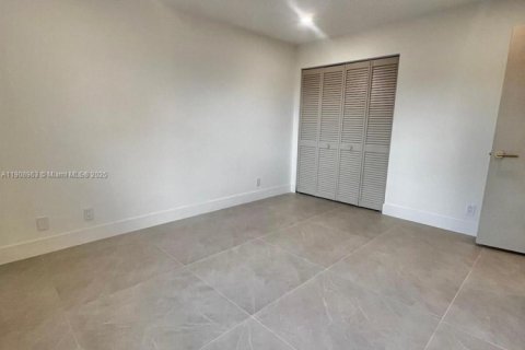 Touwnhouse à vendre à Hialeah, Floride: 3 chambres, 146.97 m2 № 1967433 - photo 20