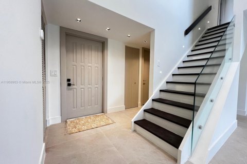 Touwnhouse à vendre à Hialeah, Floride: 3 chambres, 146.97 m2 № 1967433 - photo 13