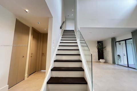 Touwnhouse à vendre à Hialeah, Floride: 3 chambres, 146.97 m2 № 1967433 - photo 12