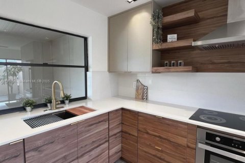 Touwnhouse à vendre à Hialeah, Floride: 3 chambres, 146.97 m2 № 1967433 - photo 22