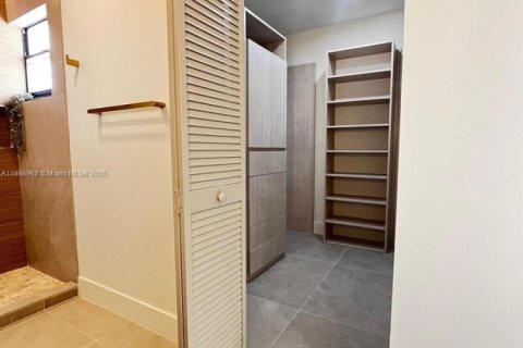 Touwnhouse à vendre à Hialeah, Floride: 3 chambres, 146.97 m2 № 1967433 - photo 27