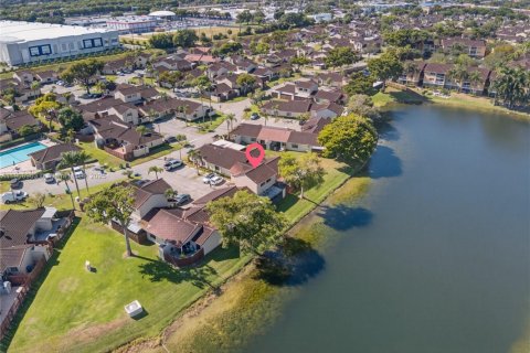 Touwnhouse à vendre à Hialeah, Floride: 3 chambres, 146.97 m2 № 1967433 - photo 28