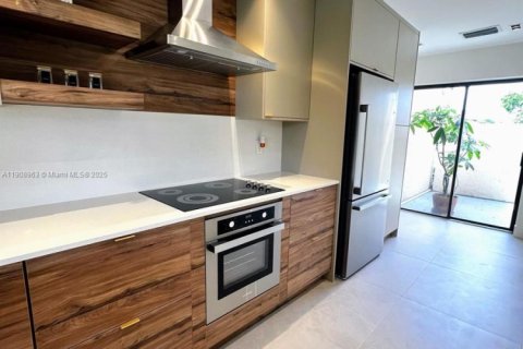 Touwnhouse à vendre à Hialeah, Floride: 3 chambres, 146.97 m2 № 1967433 - photo 25